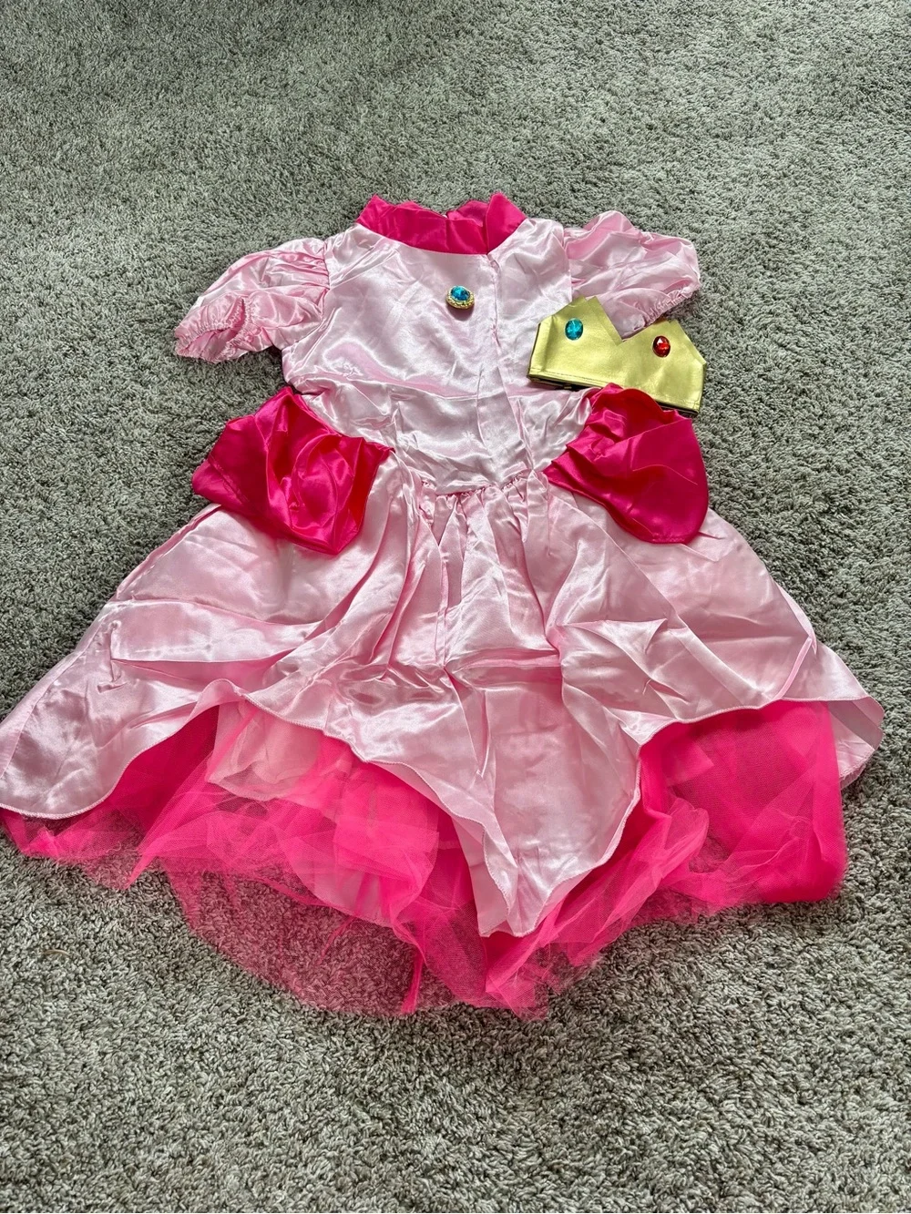 NIP Princess Peach Costume with Crown & Jewel Pin - Size 130